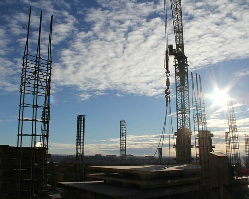 Why Use a Tower Crane? image